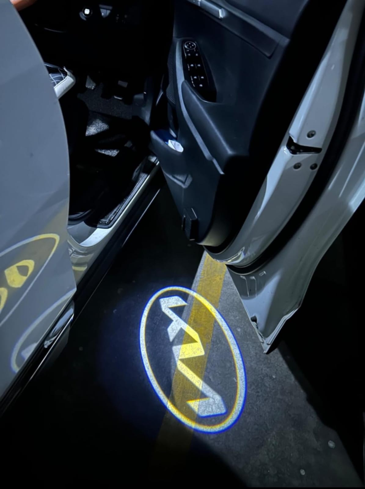 Autobeam™ Car Puddle Logo Projector Light